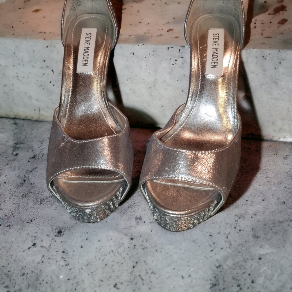Beautiful Steve Madden Studded Heels